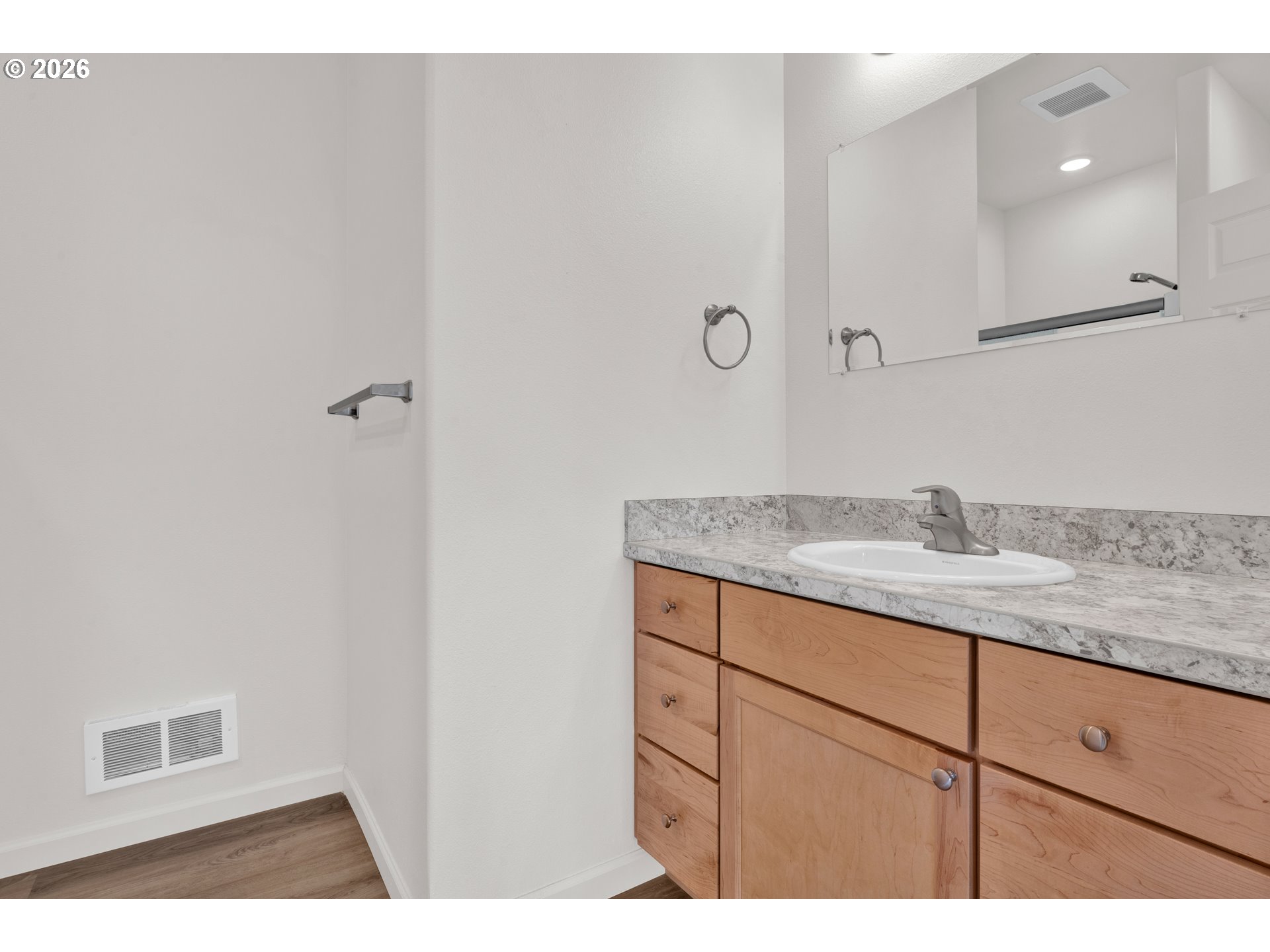 1690 32nd Street Florence, OR 97439 - Photo 22 of 36 Attached Bathroom #1