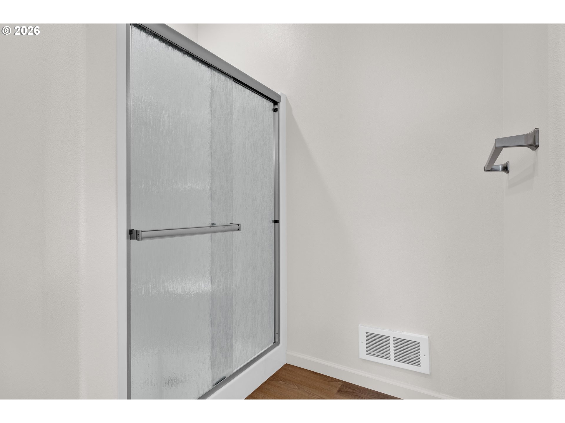 1690 32nd Street Florence, OR 97439 - Photo 23 of 36 Attached Bathroom #1