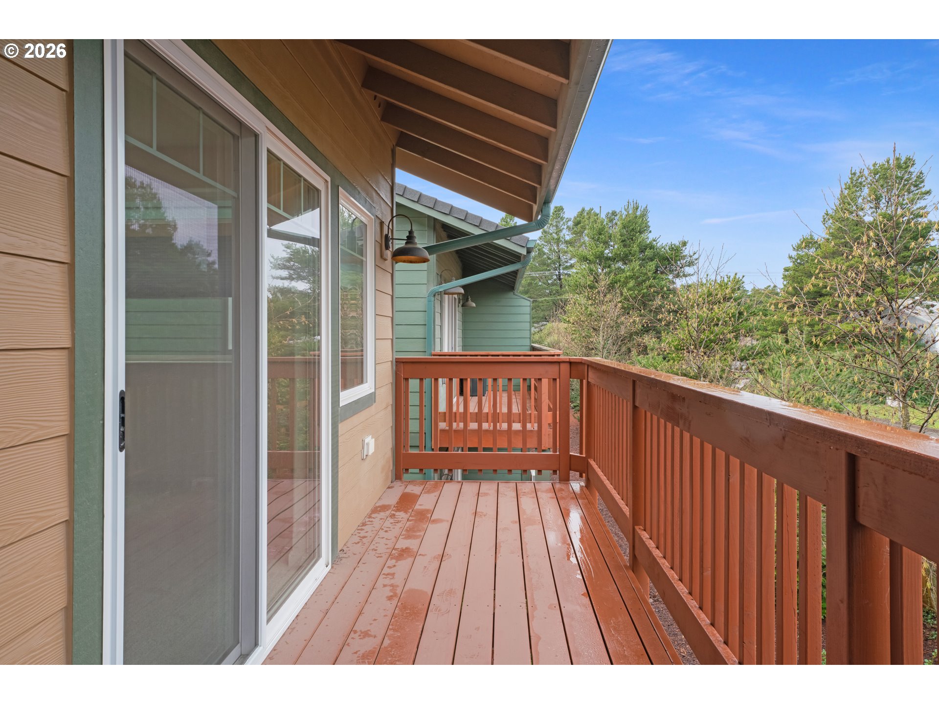 1690 32nd Street Florence, OR 97439 - Photo 31 of 36 Deck