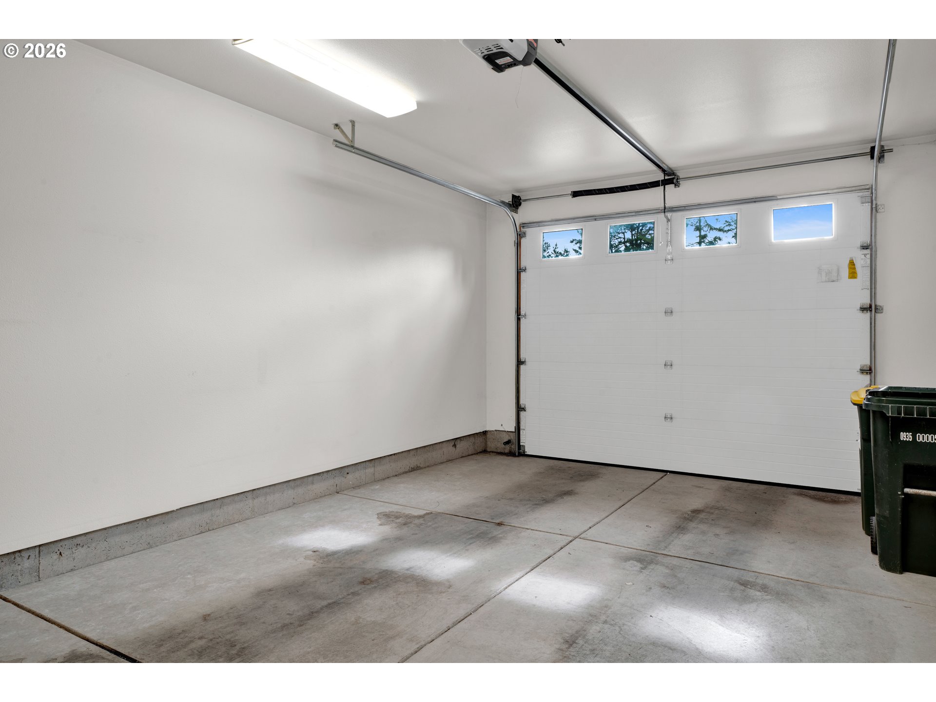 1690 32nd Street Florence, OR 97439 - Photo 35 of 36 Garage