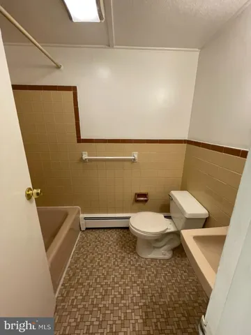 $1,075 | 102 2nd Street, Unit 5, Schwenksville, PA 19473