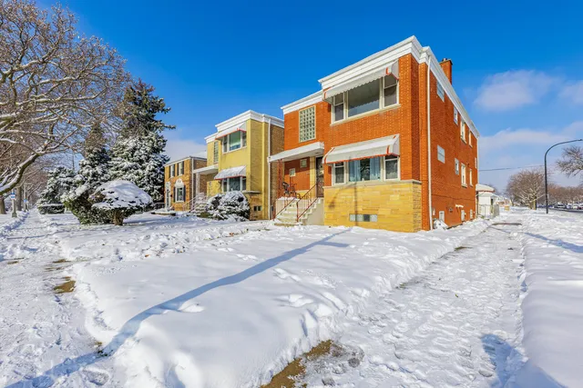 $430,000 | 5800 West Pershing Road, Cicero, IL 60804