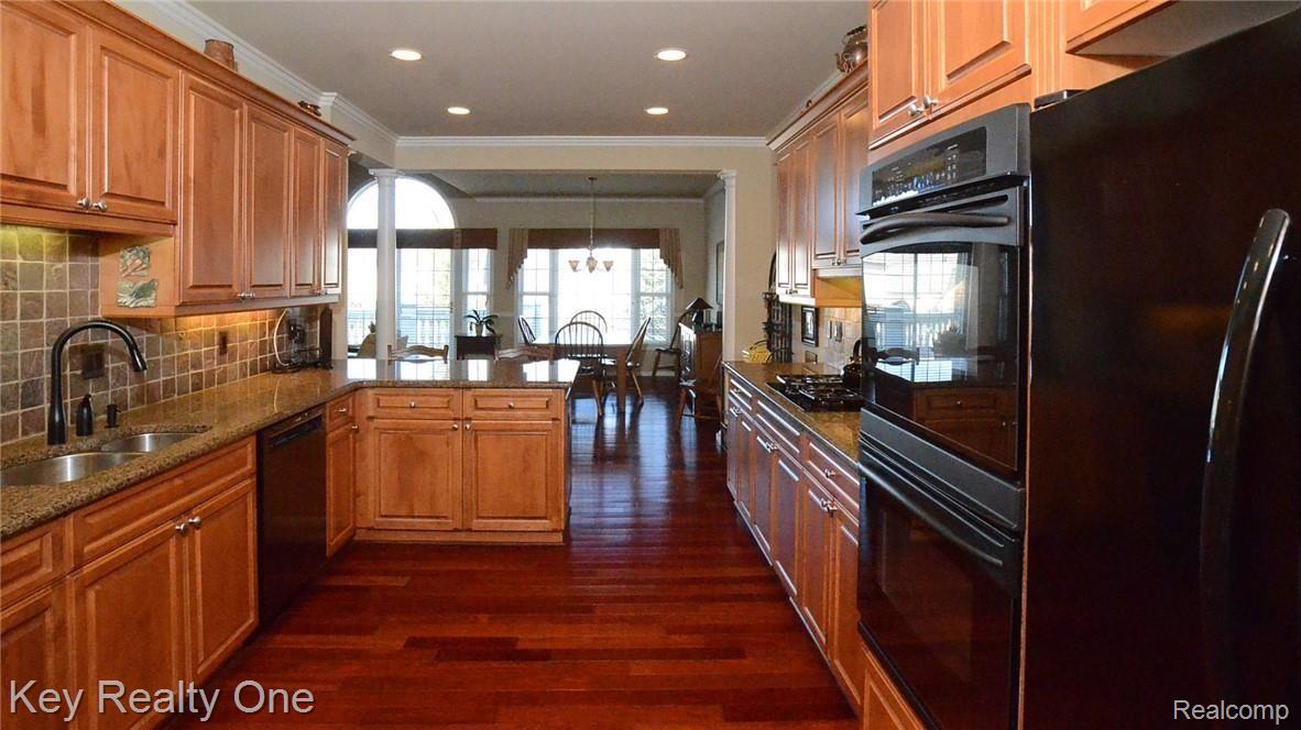 2790 Castlemartin Court Rochester, MI 48306 - Photo 8 of 64 021_83.jpg