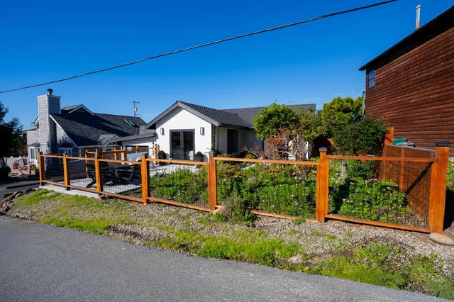 $1,350,000 | 475 Dorset Street, Cambria, CA 93428