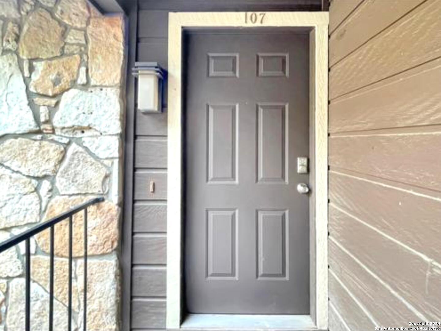 11520 Huebner Road, Unit 107 San Antonio, TX 78230 - Photo 3 of 22 a view of front door