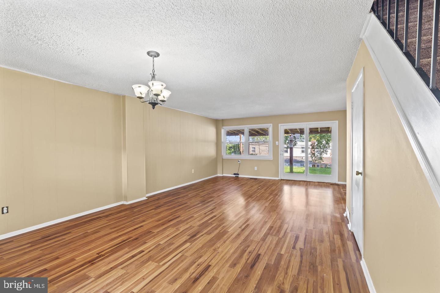 4274 Lawnside Road Philadelphia, PA 19154 - Photo 2 of 15