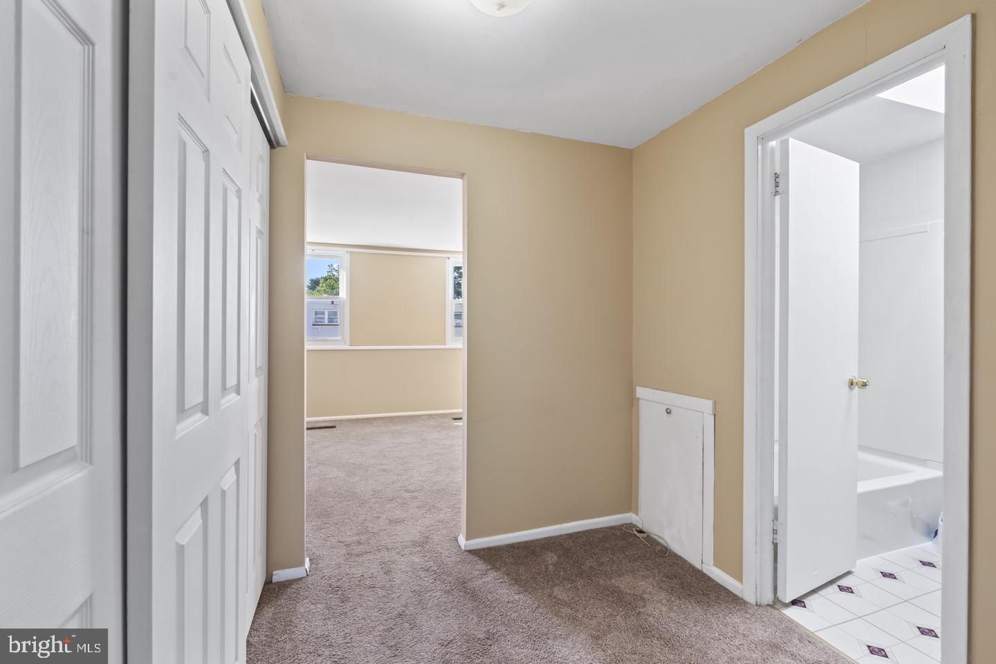 4274 Lawnside Road Philadelphia, PA 19154 - Photo 7 of 15