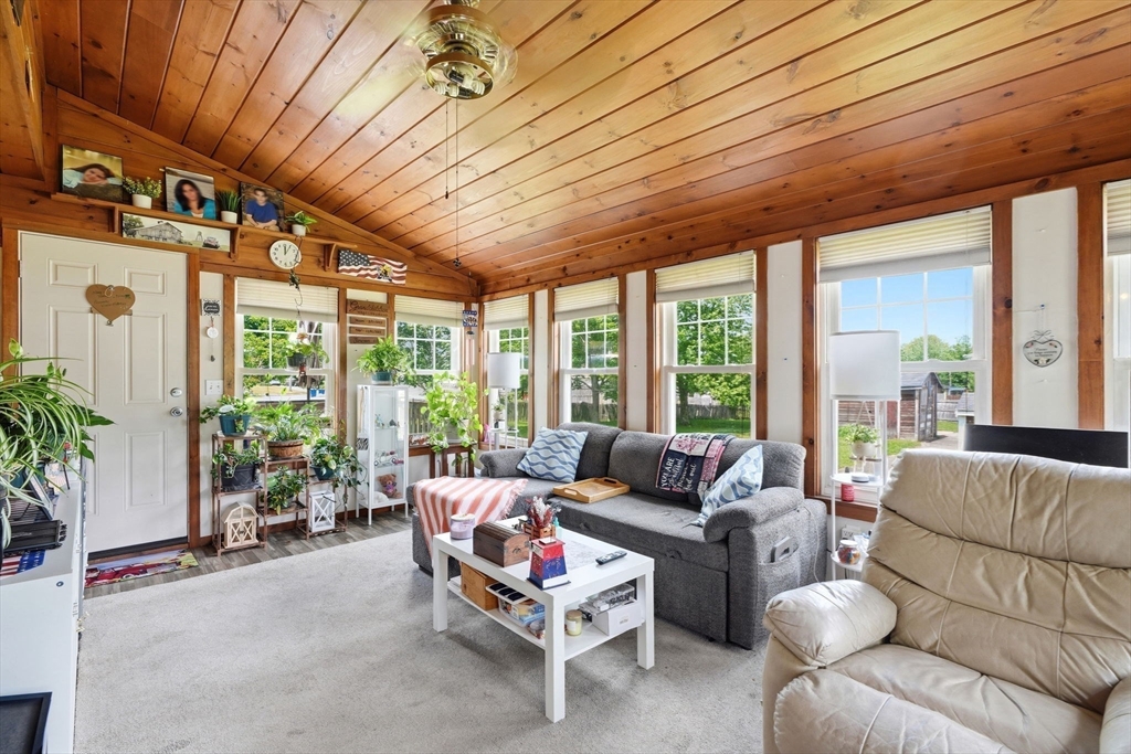 585 County Street Taunton, MA 02780 - Photo 4 of 41