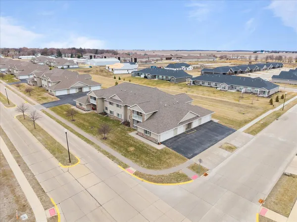 $229,000 | 340 East Franklin Street, Unit 202, Eldridge, IA 52748