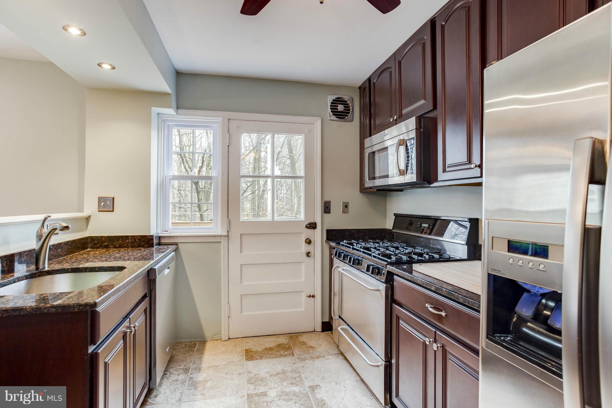8123 Clyde Bank Road Baltimore, MD 21286 - Photo 11 of 30 Kitchen