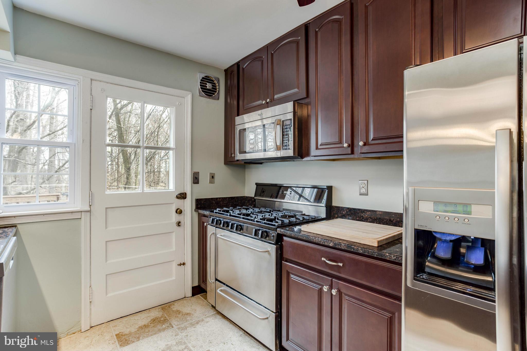 8123 Clyde Bank Road Baltimore, MD 21286 - Photo 12 of 30 Kitchen