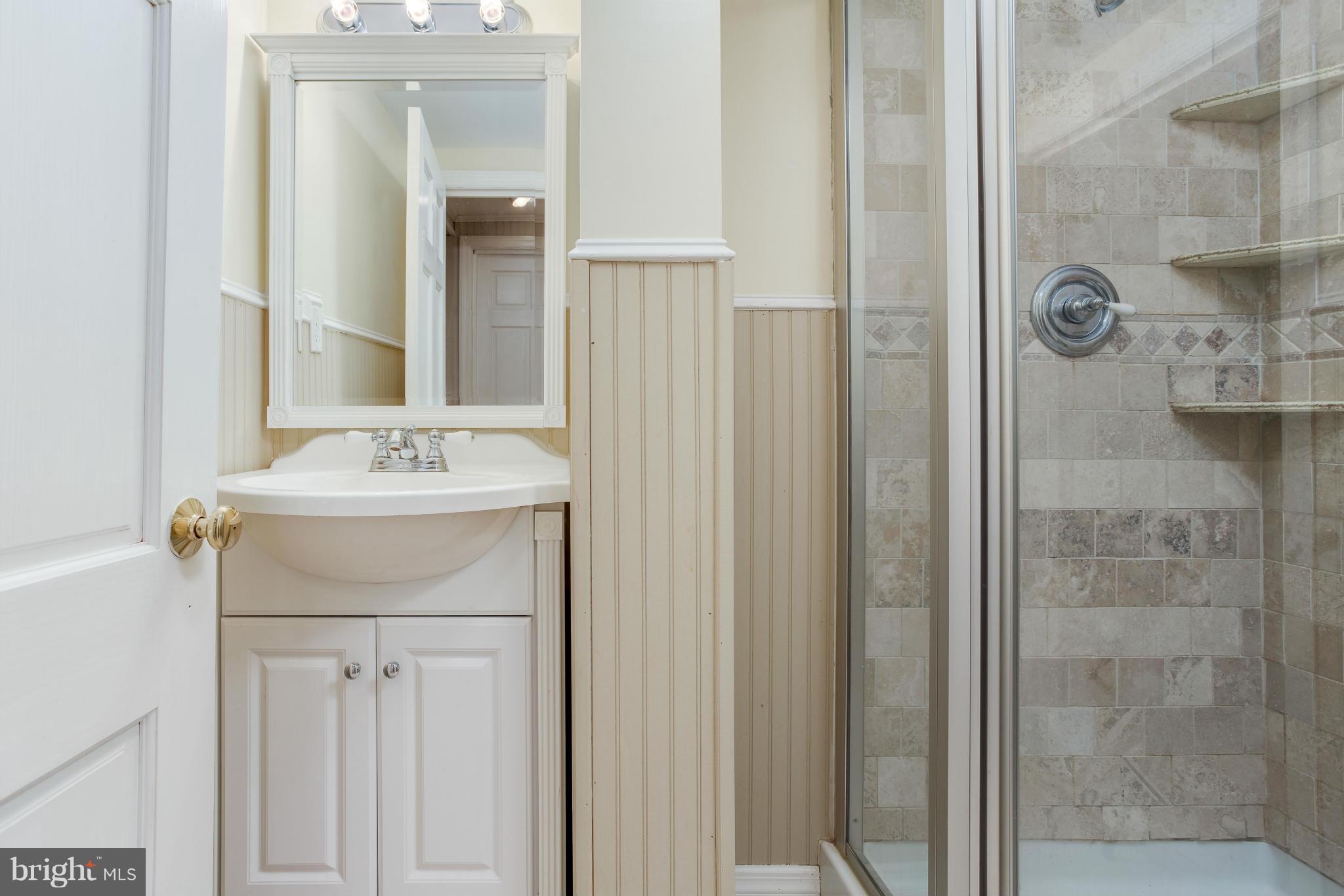 8123 Clyde Bank Road Baltimore, MD 21286 - Photo 20 of 30 Bath