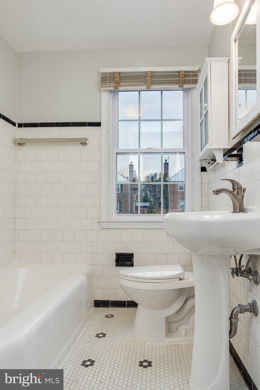 8123 Clyde Bank Road Baltimore, MD 21286 - Photo 27 of 30 Bath