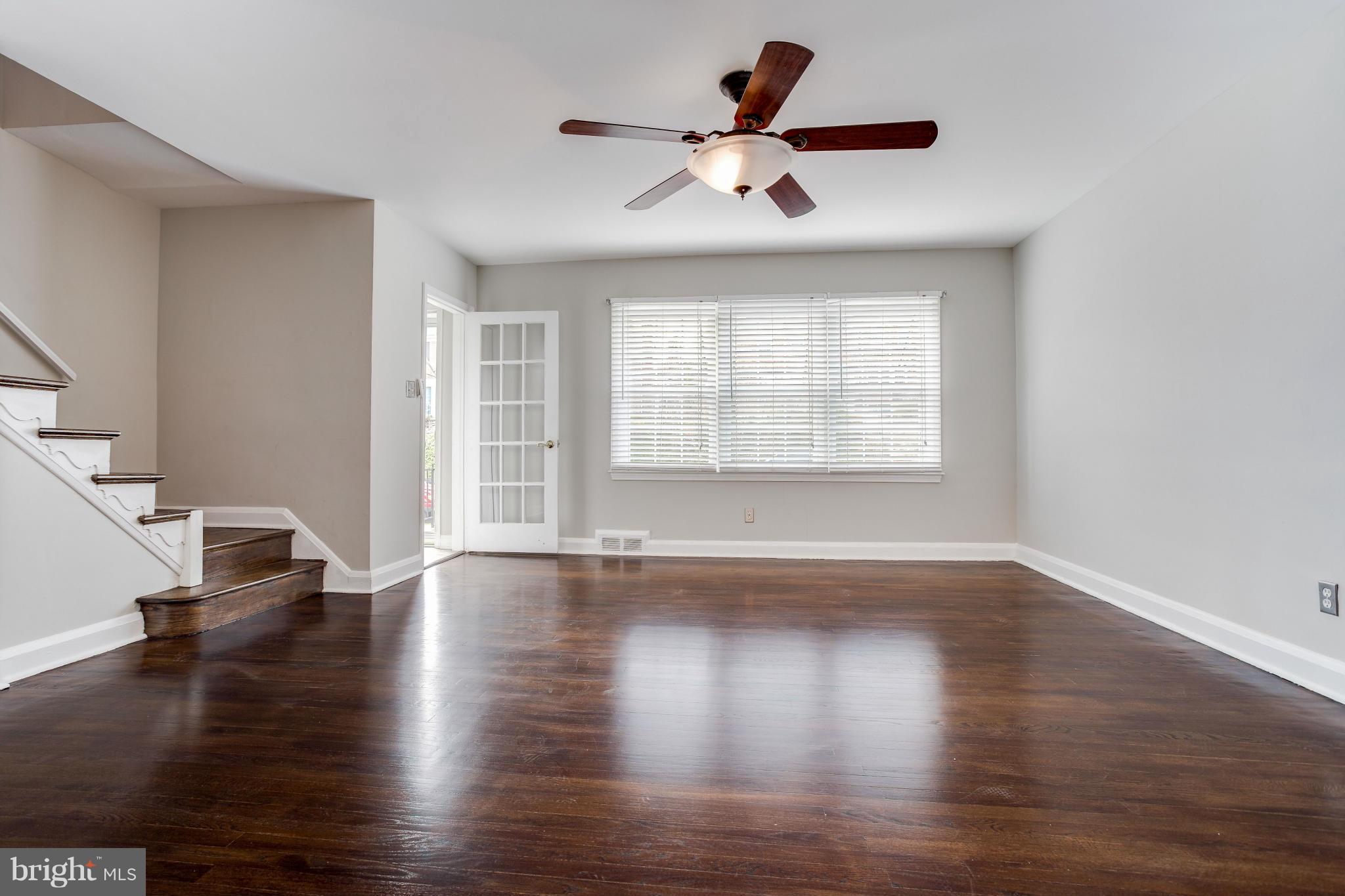 8123 Clyde Bank Road Baltimore, MD 21286 - Photo 4 of 30 Living Room