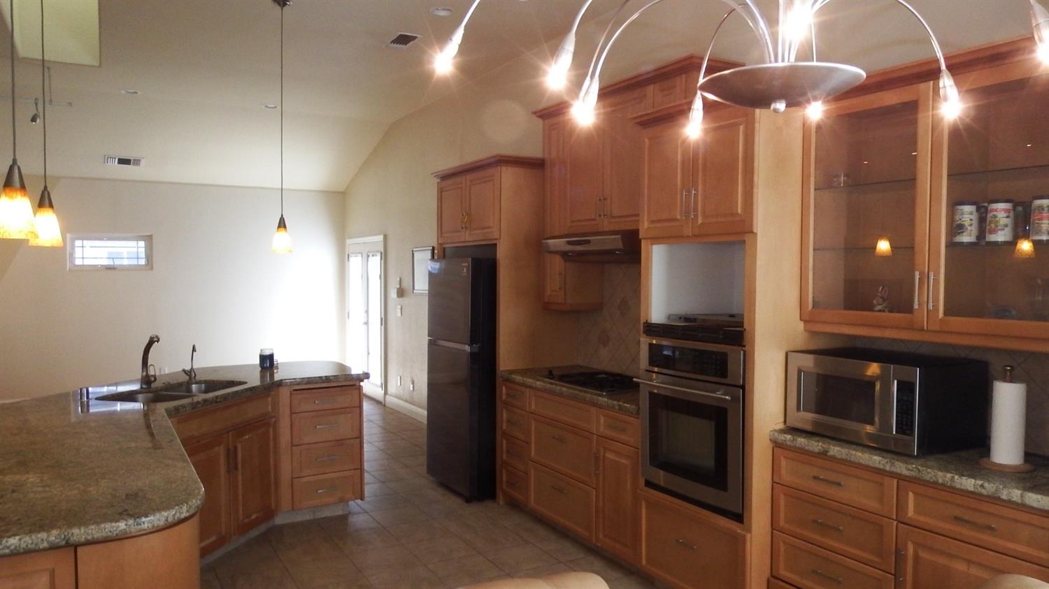 1377 1st Street Clovis, CA 93612 - Photo 4 of 14