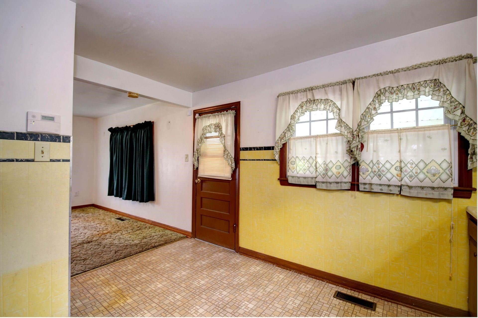 1249 Newmans Branch Road Milton, WV 25541 - Photo 13 of 32 Gallery Image 13