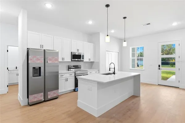 $289,900 | 559 West Heronsbill Lane, Dunnellon, FL 34434