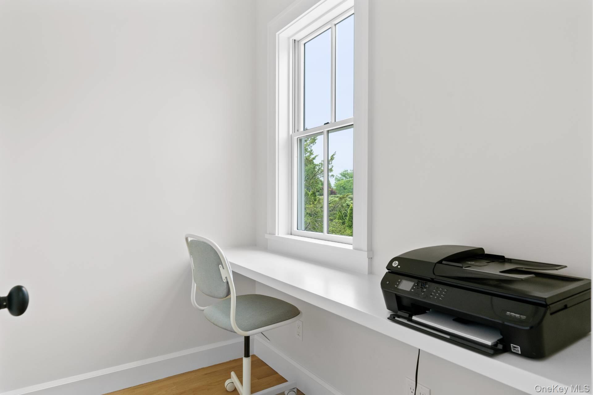 26 Georgian Lane Water Mill, NY 11976 - Photo 35 of 45 a room with a window