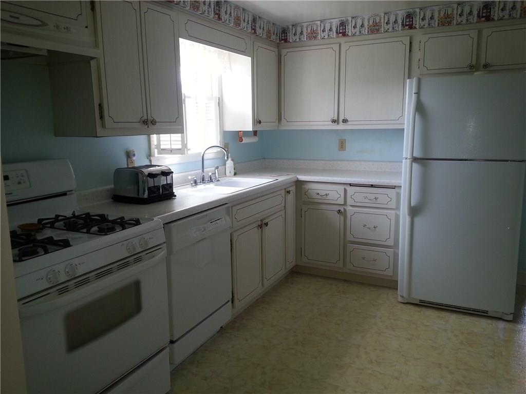 330 Middletown Road New Stanton, PA 15672 - Photo 8 of 23 Kitchen