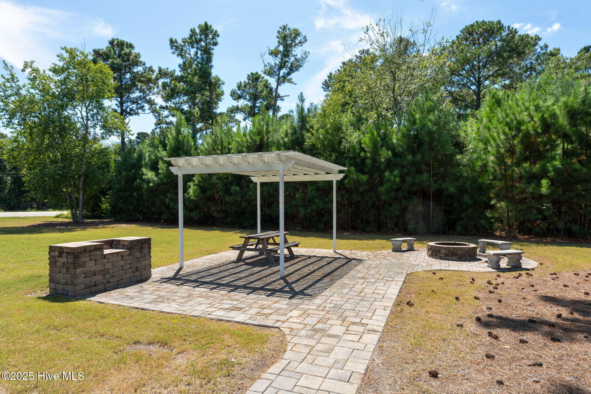 176 Collins Way Hampstead, NC 28443 - Photo 35 of 36 exteriors-12