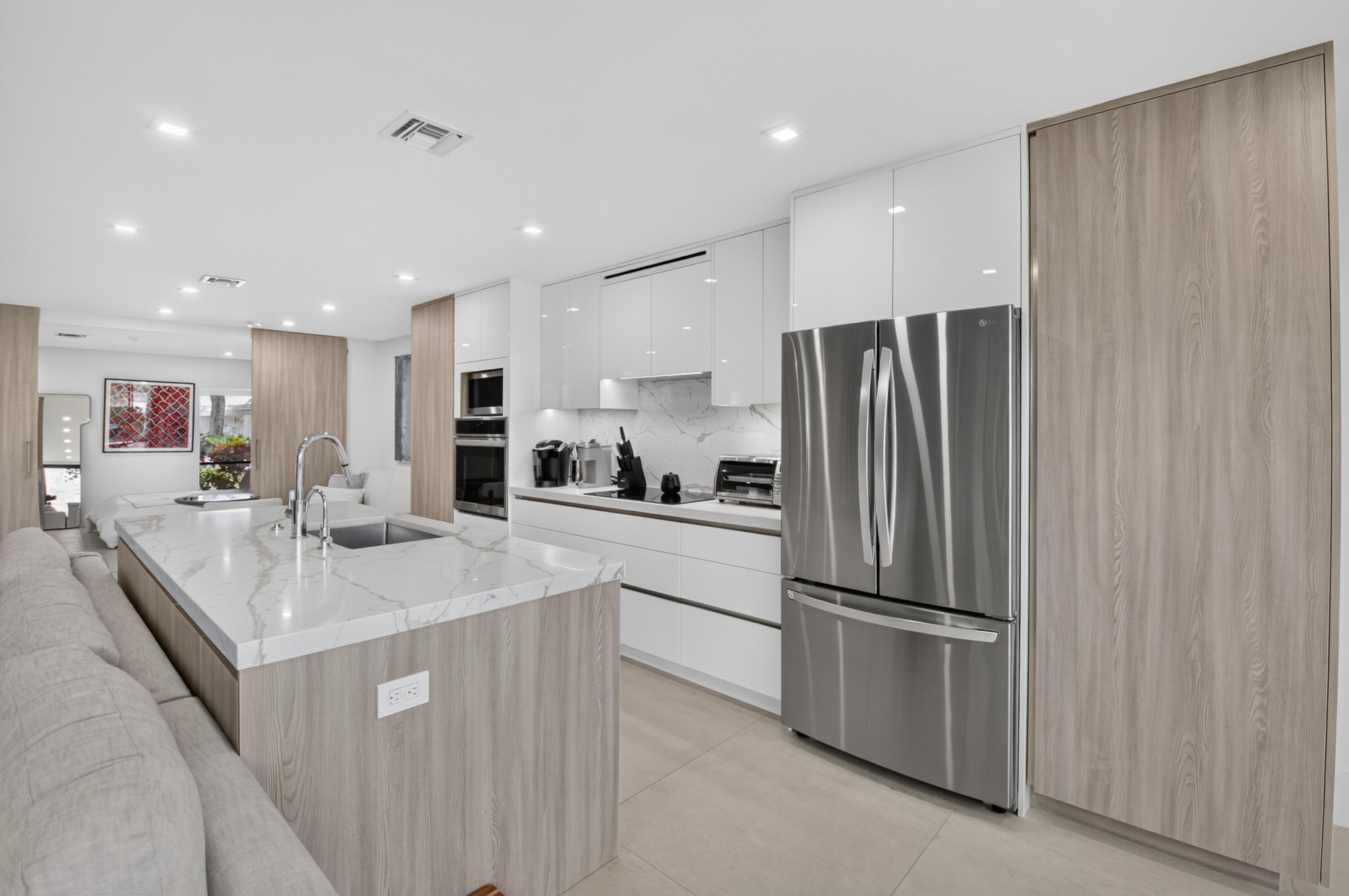 403 Bridgewood Court, Unit 403 Boca Raton, FL 33434 - Photo 14 of 62 KITCHEN