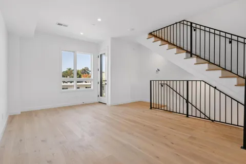 $1,375,000 | 1433 Floribunda Avenue, Unit 7, Burlingame, CA 94010