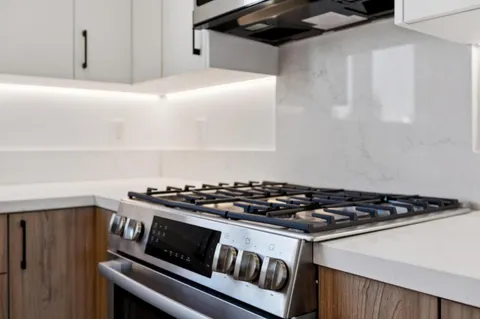 $1,375,000 | 1433 Floribunda Avenue, Unit 7, Burlingame, CA 94010