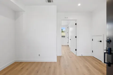 $1,375,000 | 1433 Floribunda Avenue, Unit 7, Burlingame, CA 94010