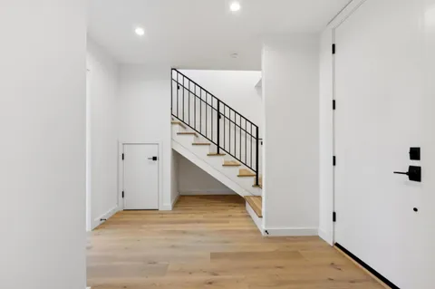 $1,375,000 | 1433 Floribunda Avenue, Unit 7, Burlingame, CA 94010