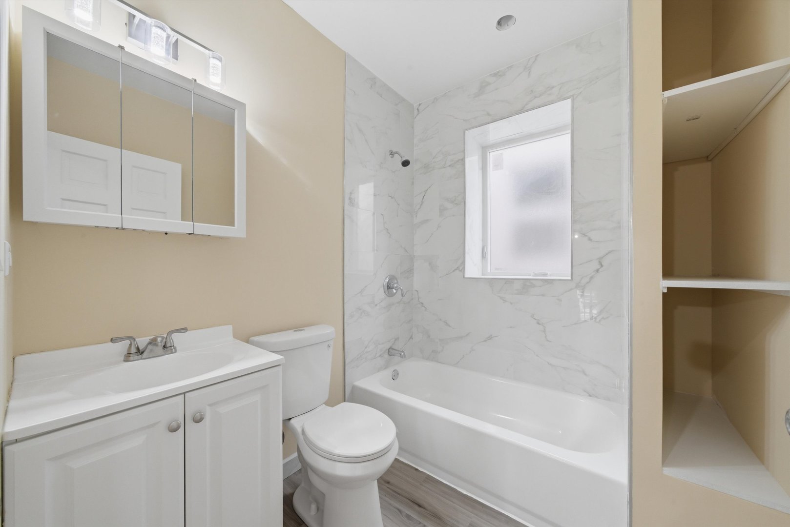 4532 West Maypole Avenue Chicago, IL 60624 - Photo 9 of 33 Gallery Image 9