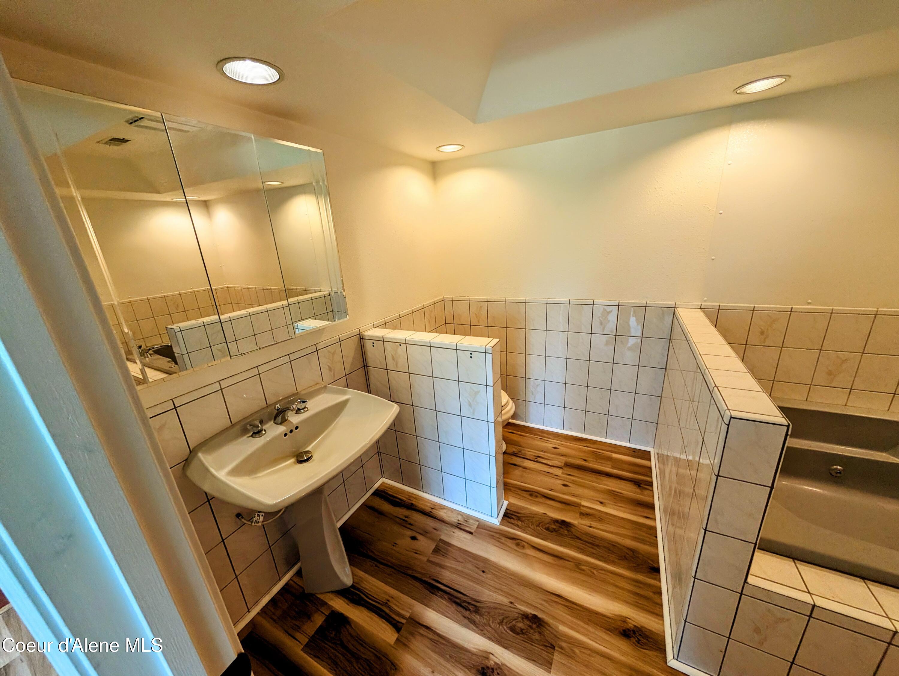 1703 South High Ranch Road Coeur D'Alene, ID 83814 - Photo 19 of 51 Primary Bathroon