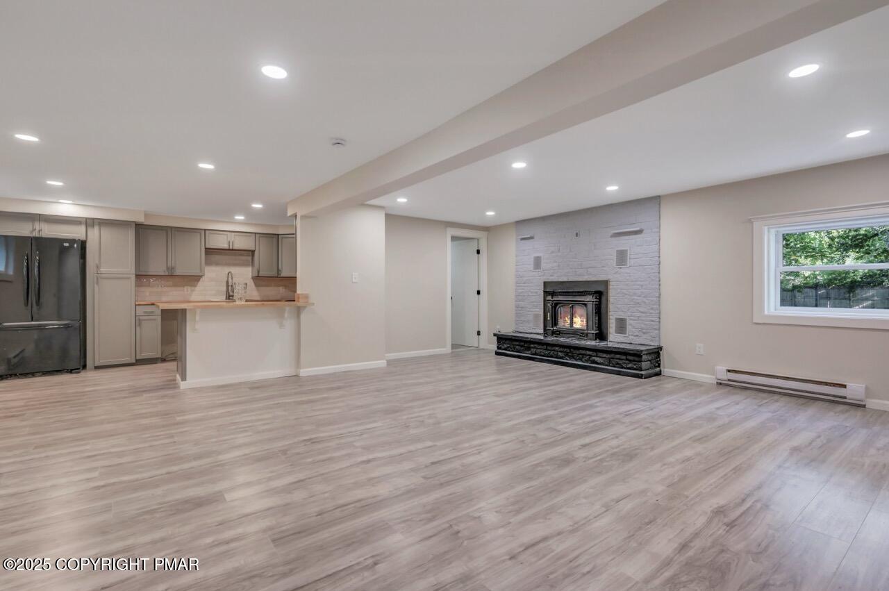 2128 Faratol Road East Stroudsburg, PA 18302 - Photo 6 of 85 Living Room