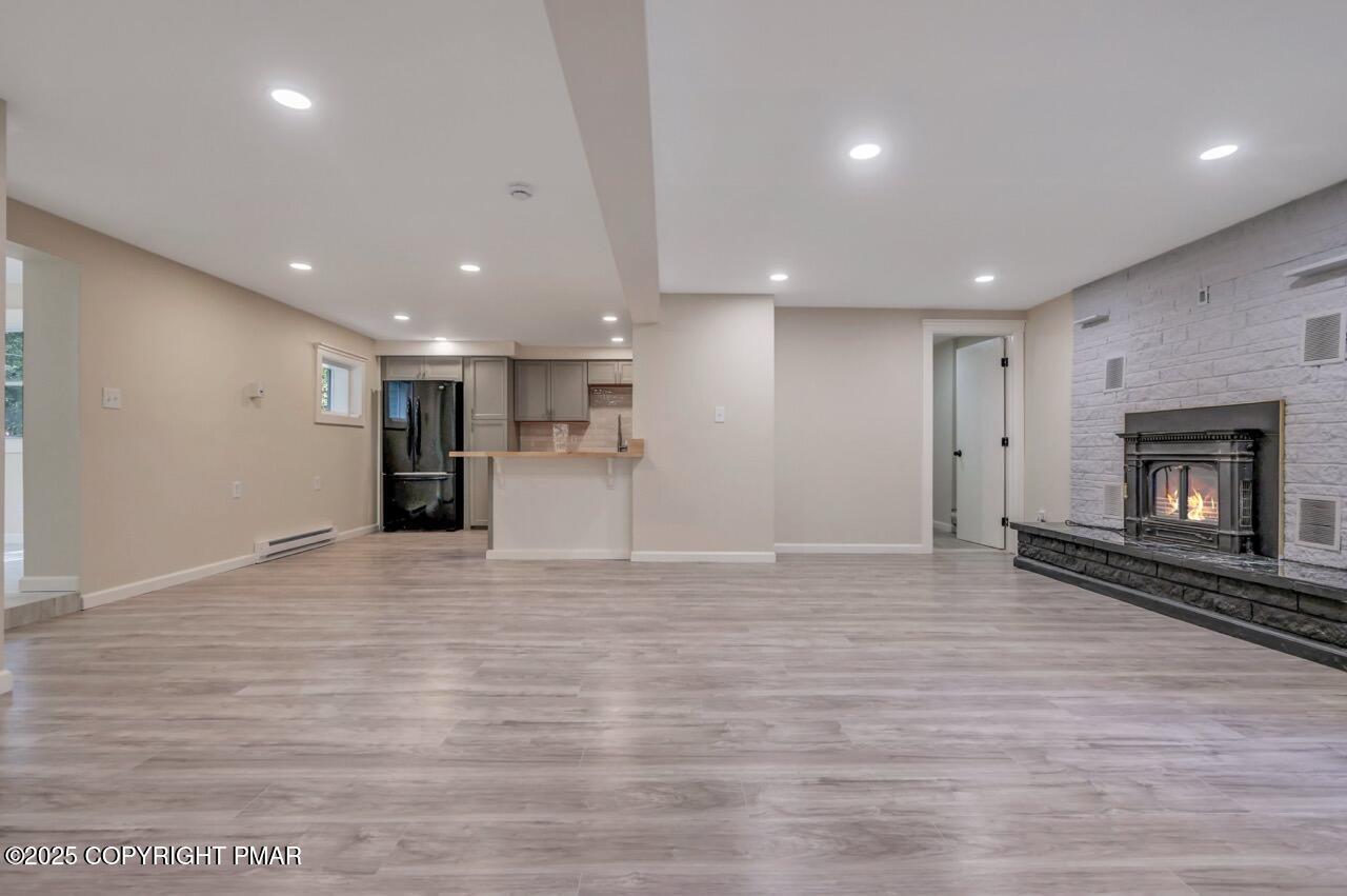 2128 Faratol Road East Stroudsburg, PA 18302 - Photo 7 of 85 Living room/kitchen