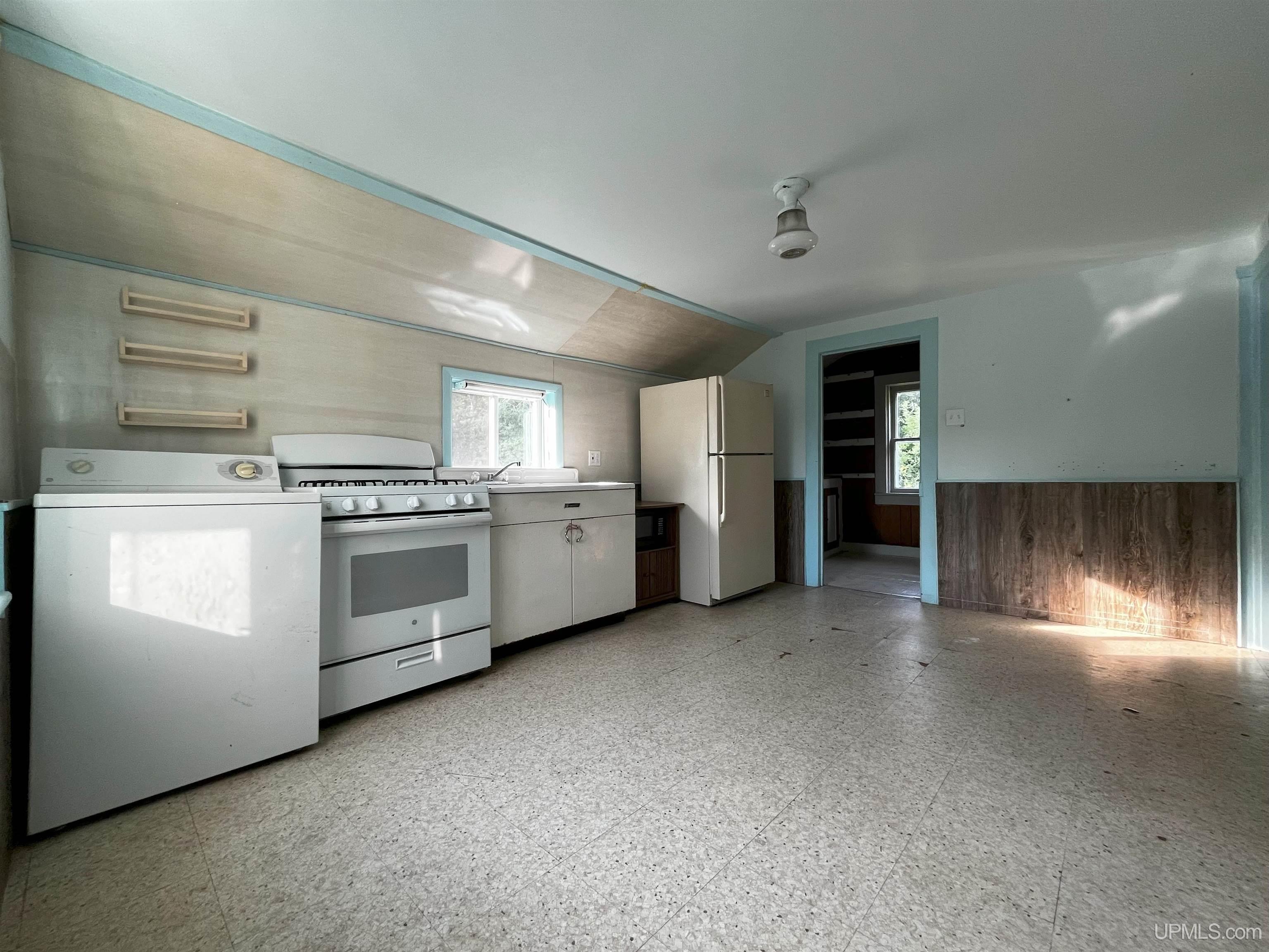 54866 Tecumseh Road Calumet, MI 49913 - Photo 19 of 38