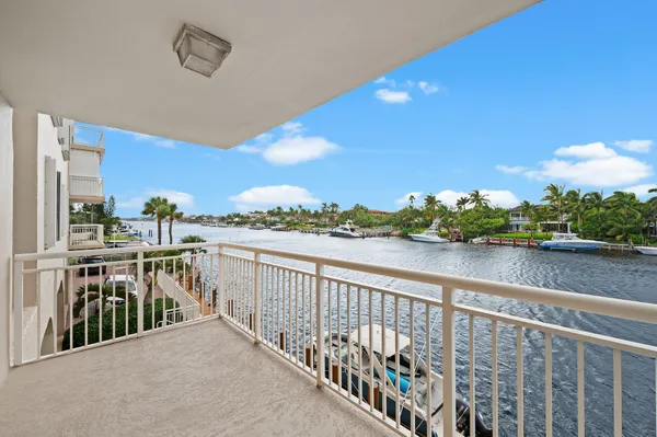 $479,000 | 1050 Hillsboro Mile, Unit 203W, Hillsboro Beach, FL 33064