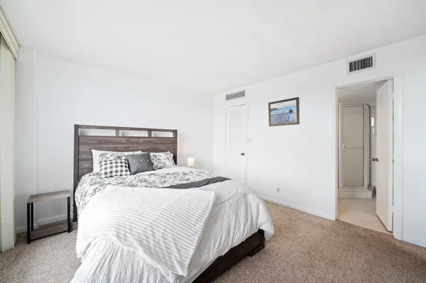 $479,000 | 1050 Hillsboro Mile, Unit 203W, Hillsboro Beach, FL 33064