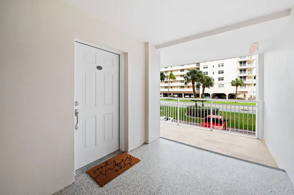 $479,000 | 1050 Hillsboro Mile, Unit 203W, Hillsboro Beach, FL 33064