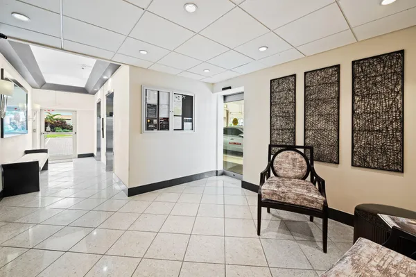 $479,000 | 1050 Hillsboro Mile, Unit 203W, Hillsboro Beach, FL 33064