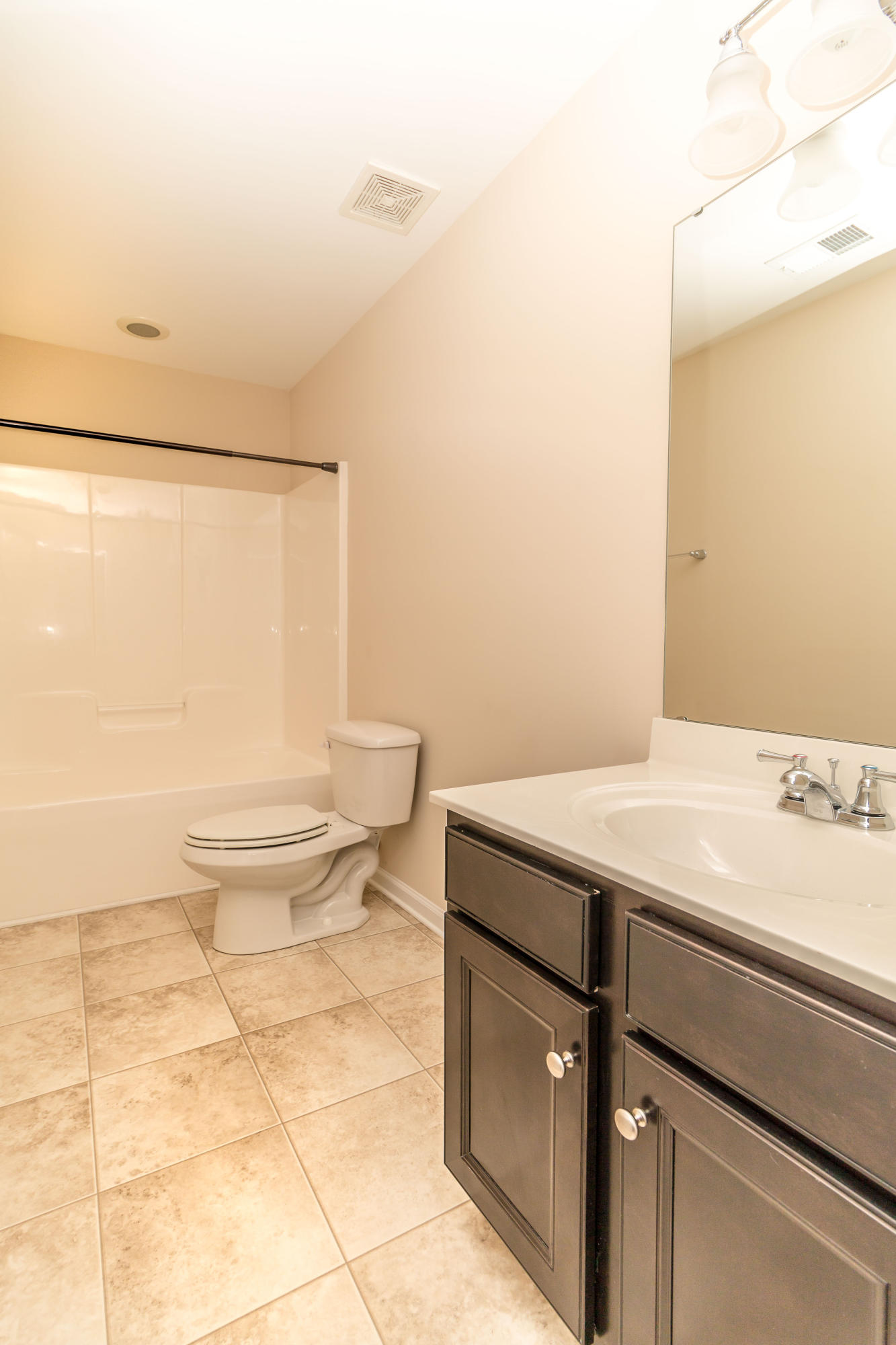 152 Royal Star Road Summerville, SC 29486 - Photo 27 of 34 2ND FLOOR FULL BATHROOM