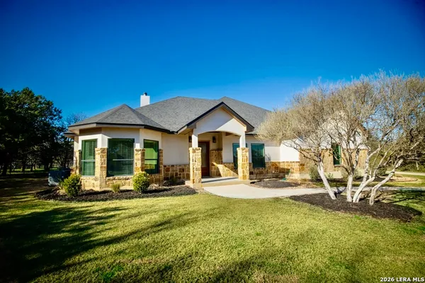 $814,999 | 750 Cambridge Drive, New Braunfels, TX 78132