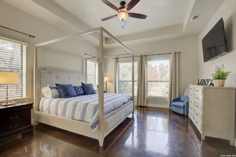 $838,000 | 750 Cambridge Drive, New Braunfels, TX 78132