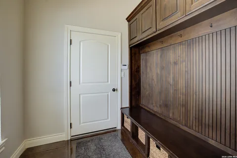 $838,000 | 750 Cambridge Drive, New Braunfels, TX 78132