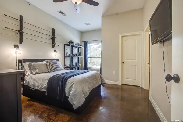 $814,999 | 750 Cambridge Drive, New Braunfels, TX 78132