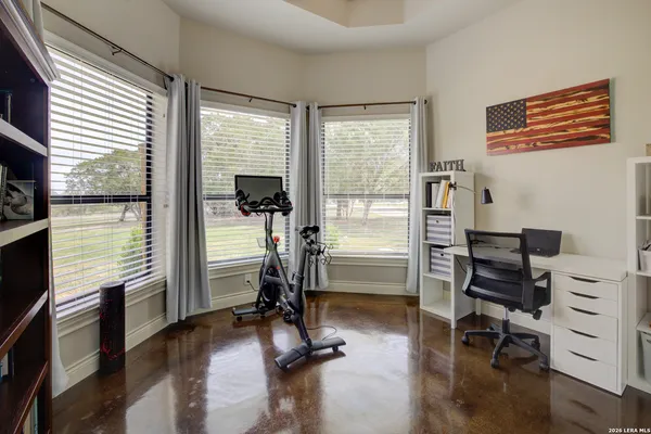 $814,999 | 750 Cambridge Drive, New Braunfels, TX 78132