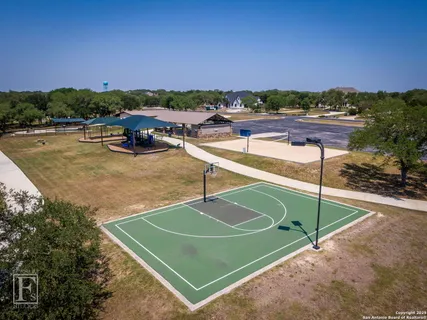 $838,000 | 750 Cambridge Drive, New Braunfels, TX 78132