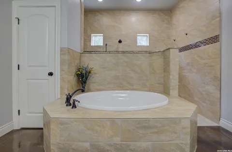 $838,000 | 750 Cambridge Drive, New Braunfels, TX 78132