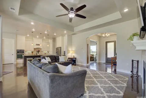 $838,000 | 750 Cambridge Drive, New Braunfels, TX 78132