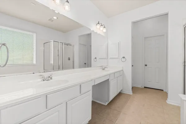 $3,800 | 10 Majolica Place, The Woodlands, TX 77382