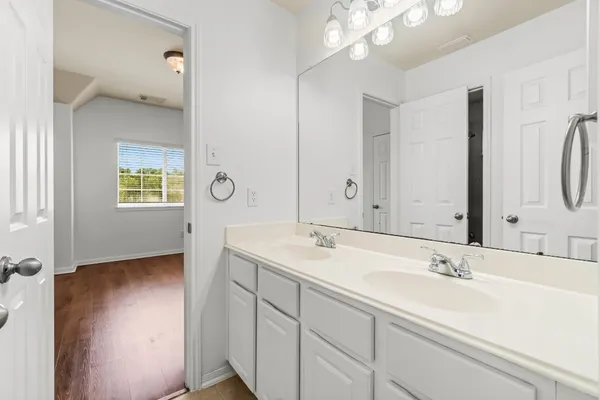 $3,800 | 10 Majolica Place, The Woodlands, TX 77382