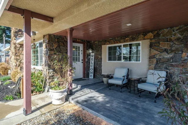 $425,000 | 5443 East Saginaw Way, Fresno, CA 93727